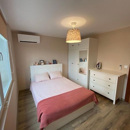 Lovely 1 Bedroom Apartment In The Heart Of ヴァルナ エクステリア 写真