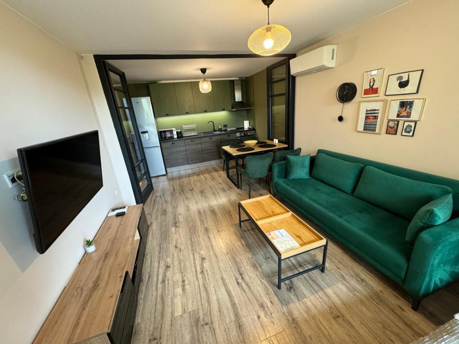 Lovely 1 Bedroom Apartment In The Heart Of ヴァルナ エクステリア 写真