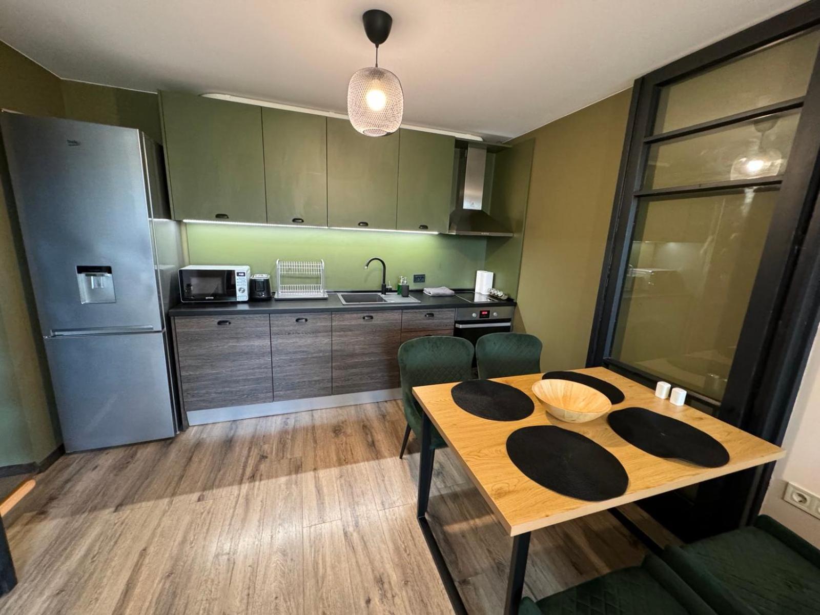 Lovely 1 Bedroom Apartment In The Heart Of ヴァルナ エクステリア 写真